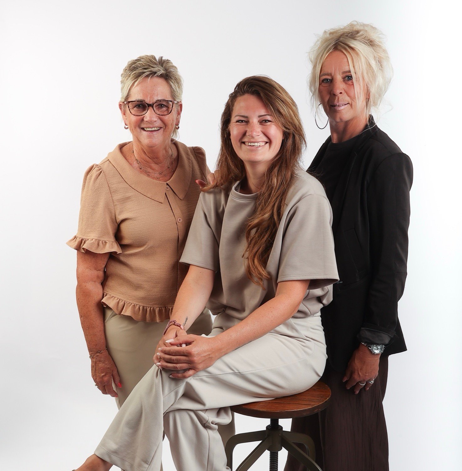 Het team van Service Buro Gadering: Janny, Sharon en Antoinette